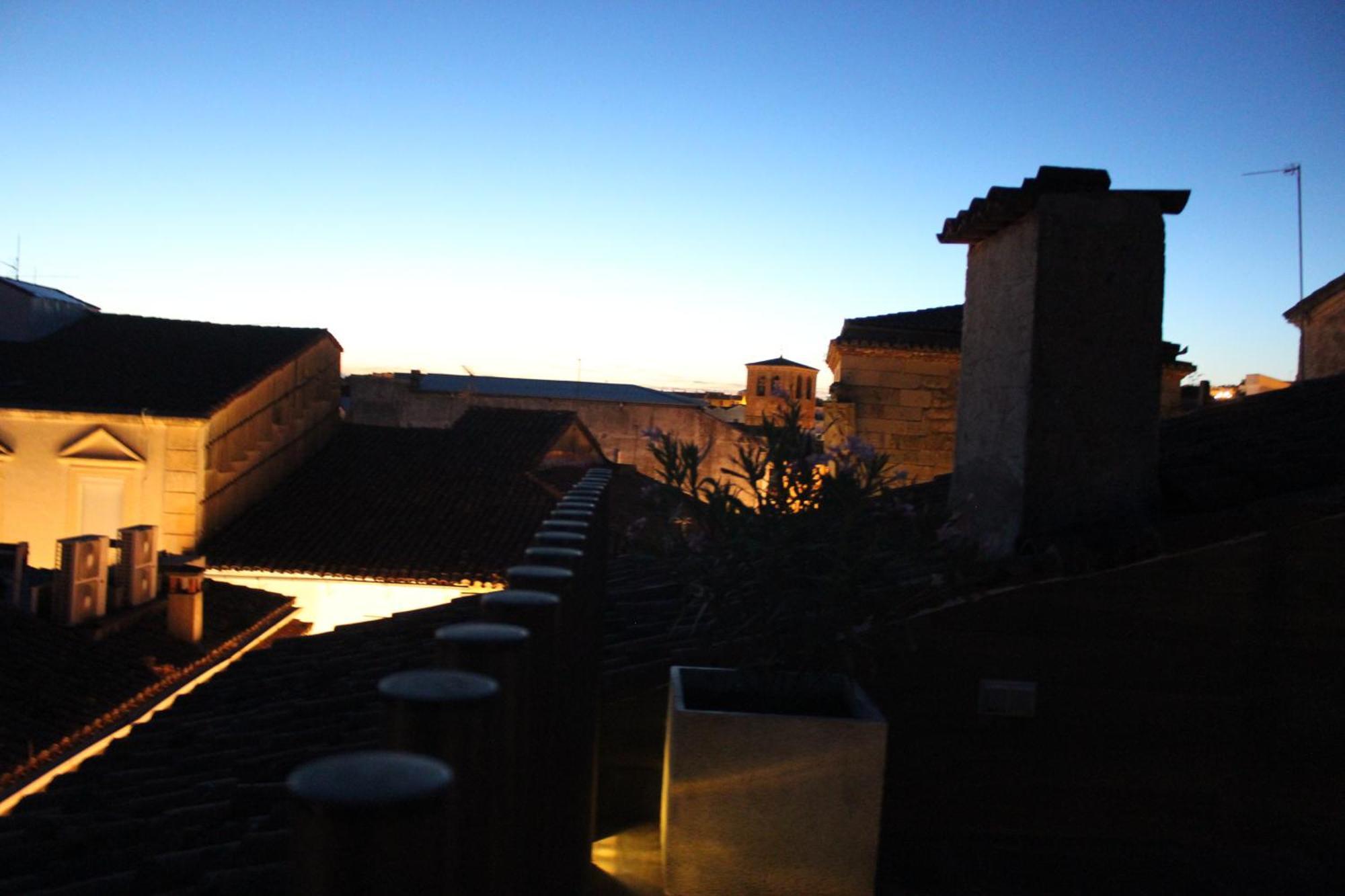 Skyline Plasencia Luaran gambar