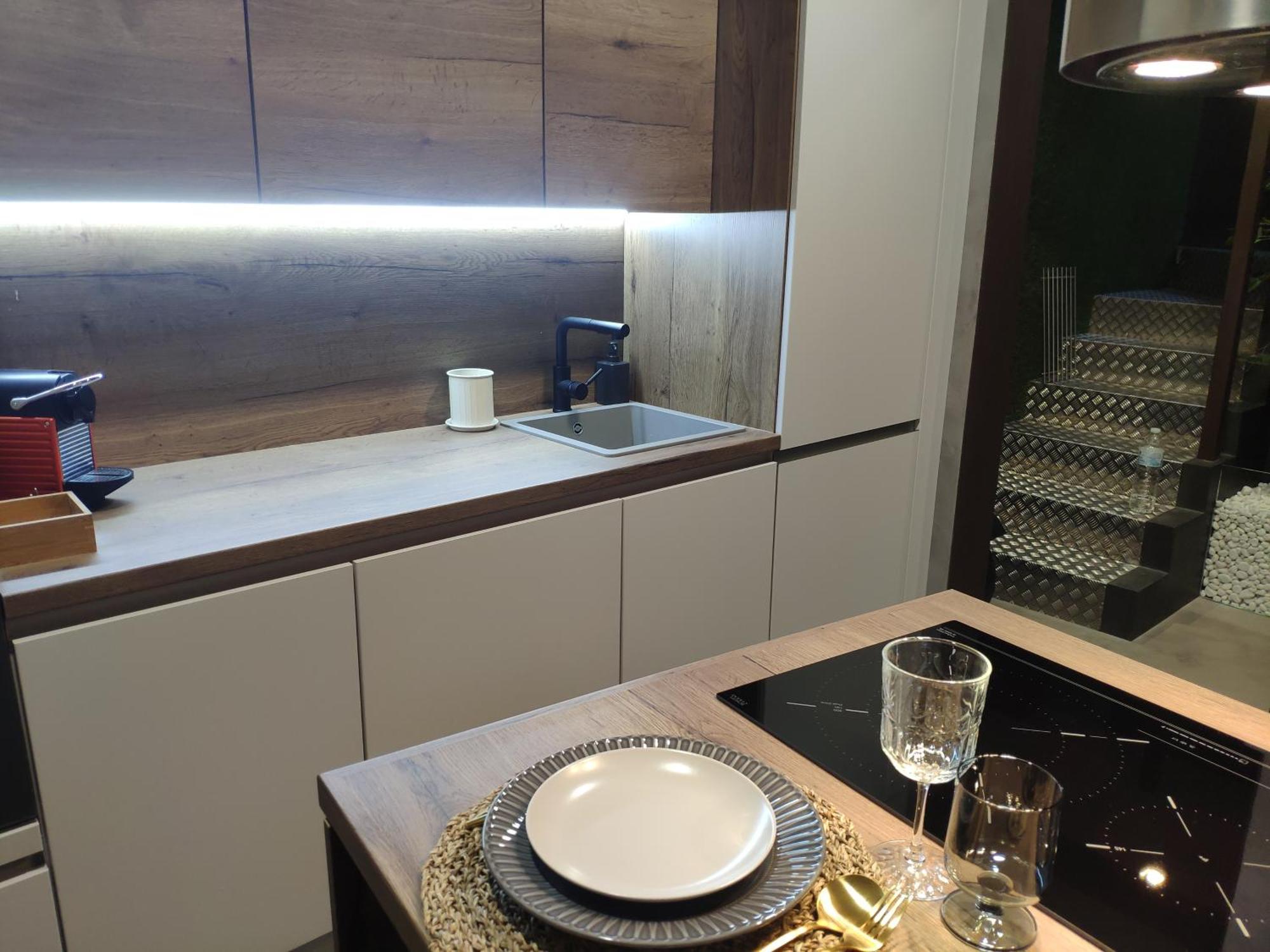 Skyline Plasencia Luaran gambar