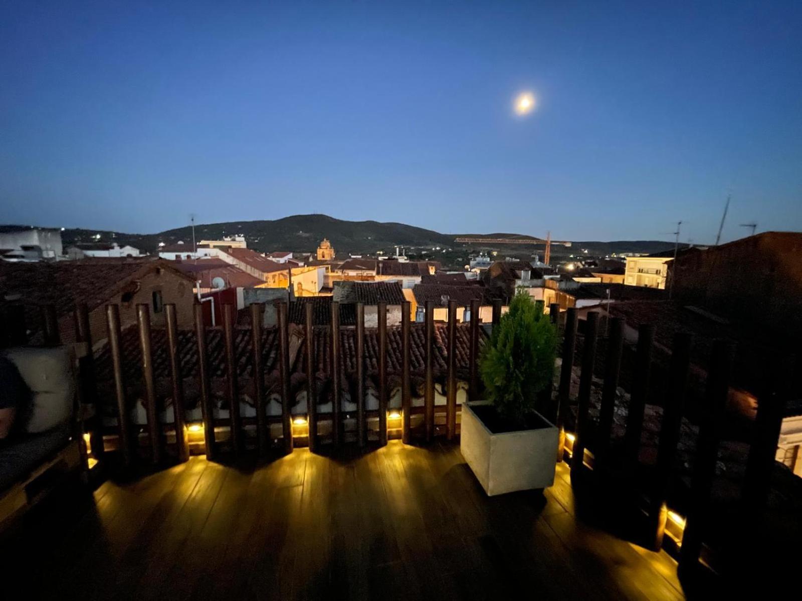 Skyline Plasencia Luaran gambar
