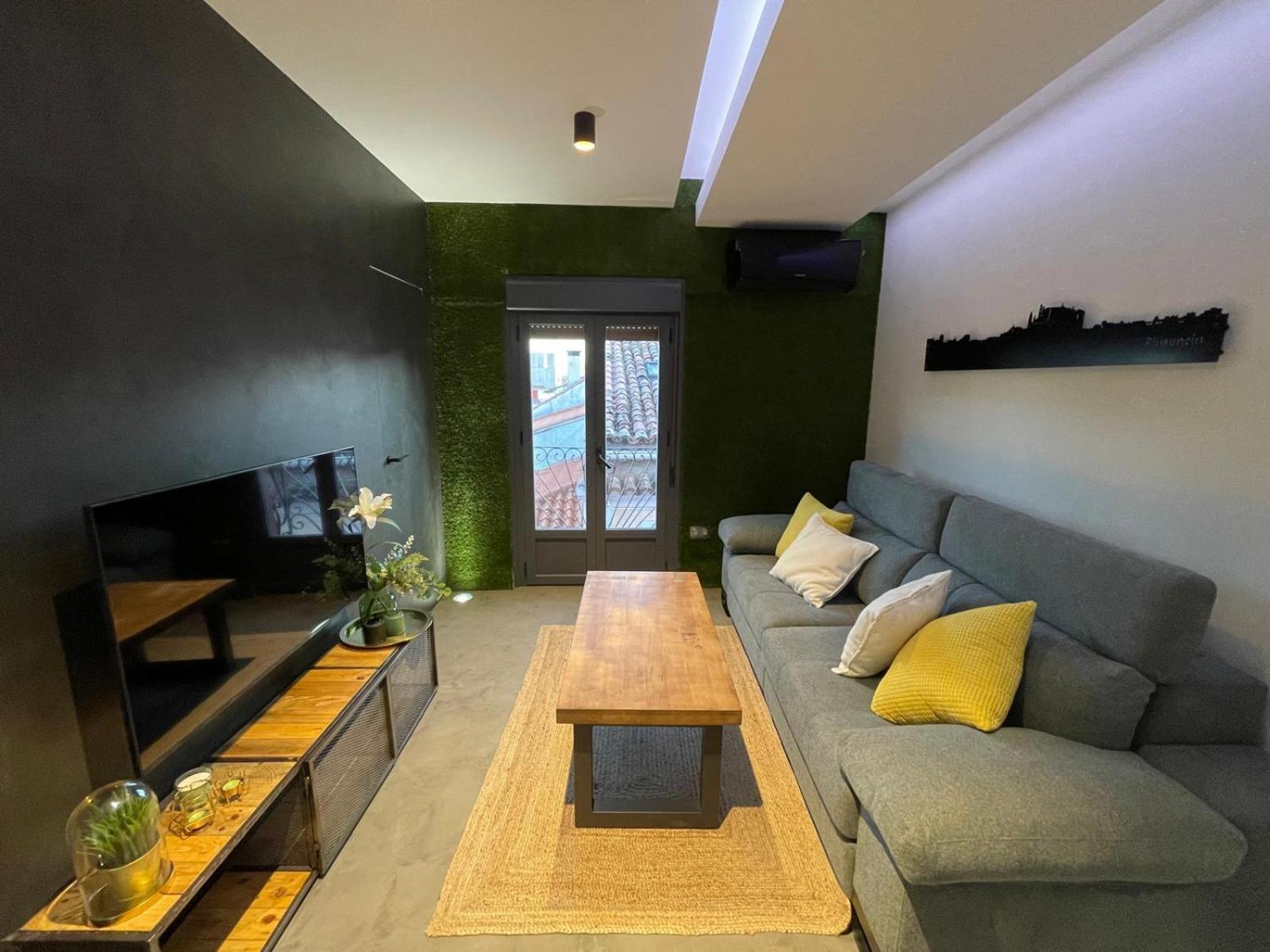 Skyline Plasencia Luaran gambar